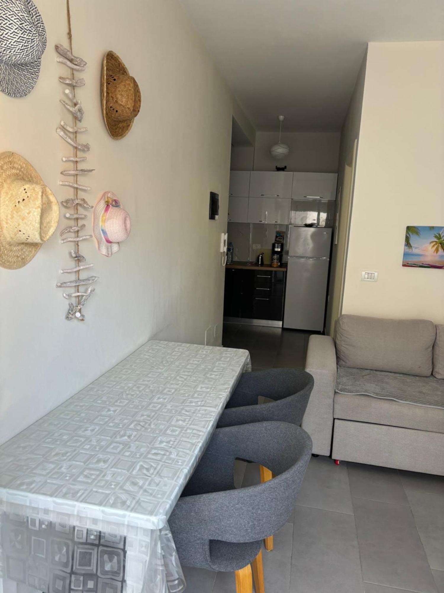 Apartament Kris In Durres Plazh Ngoại thất bức ảnh